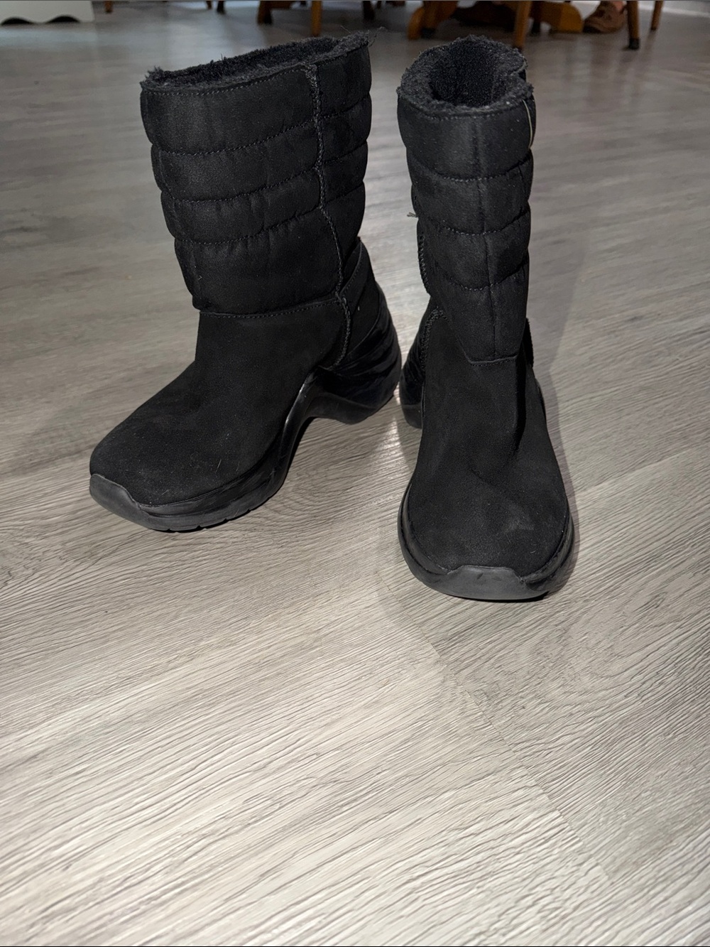 Skechers Black Insulated Mid-Calf Winter Boots Sz 7 EUC
